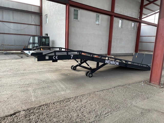 Mobilní nakládací rampa Wenron-ST7 - 8