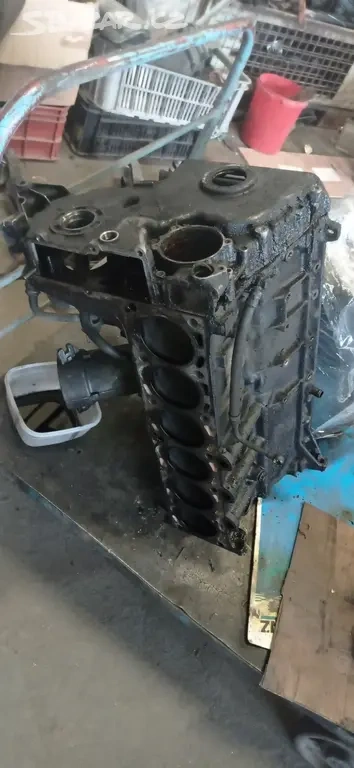 BMW 525 tds 105kw hlava blok - 8