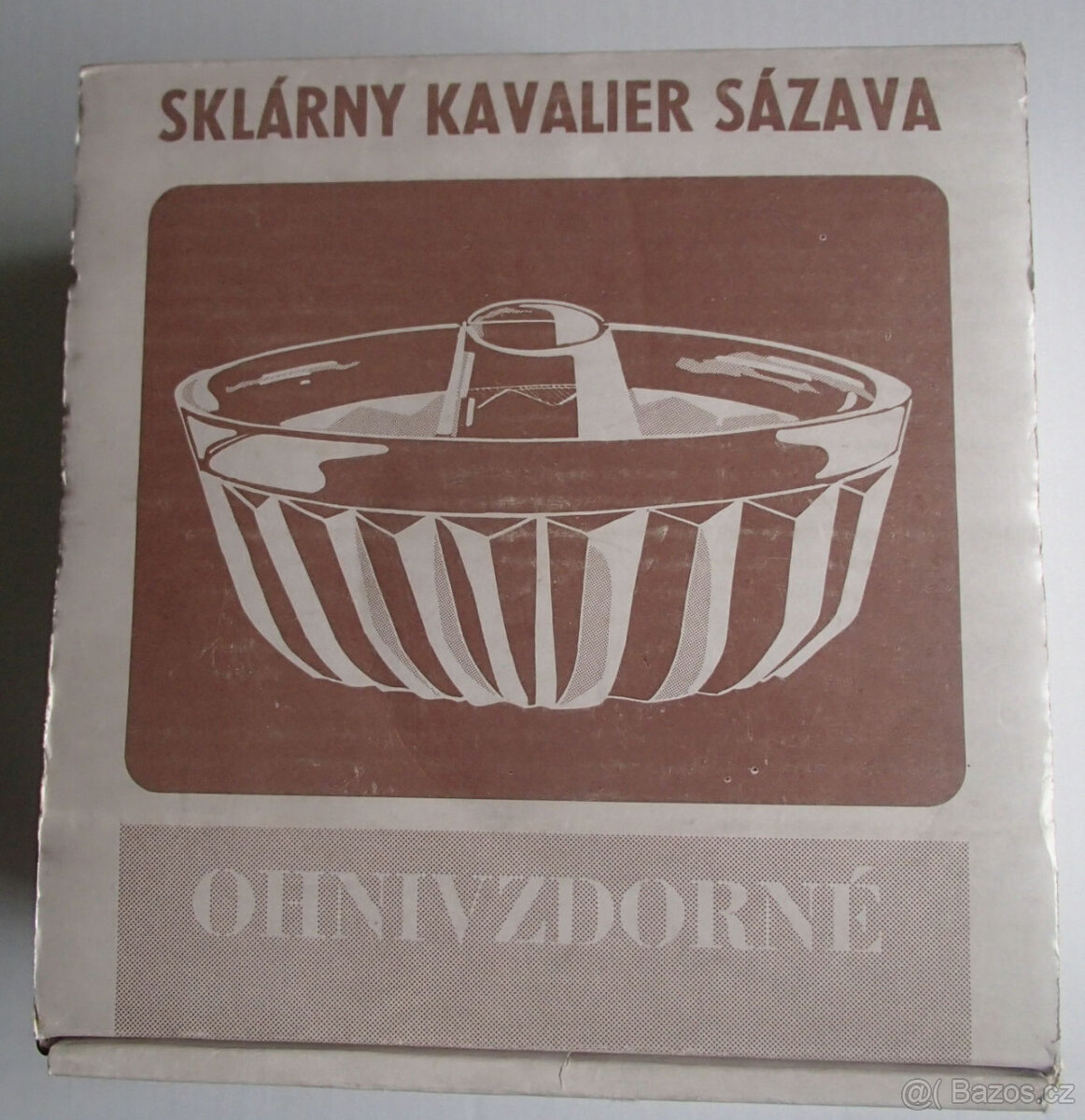 Retro váha, modré nádobí a žáruvzdorné sklo - 8