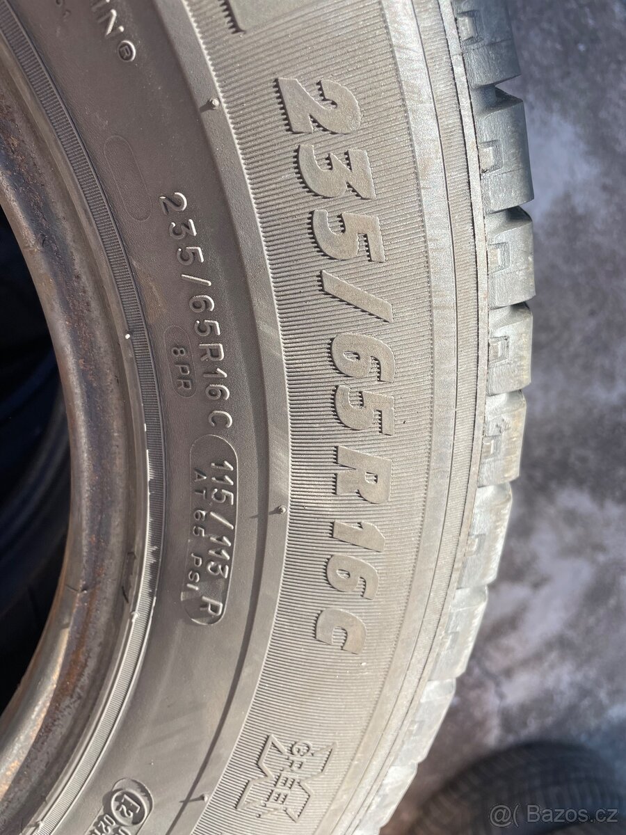 Letní pneu 235/65/16C - 8