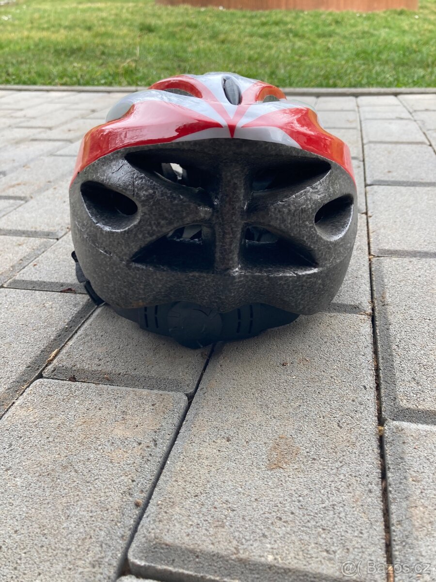 Přilba na kolo - 8