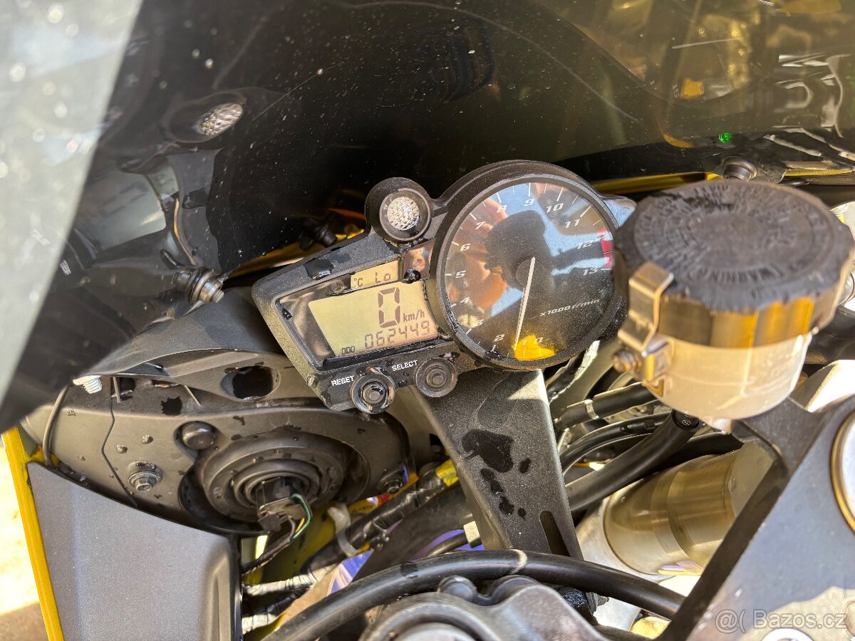 Yamaha yzf-R1 - 8