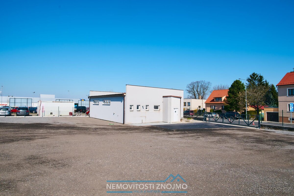 Prodej komerčního areálu 1801 m včetně showroomu Srubec - Č - 8