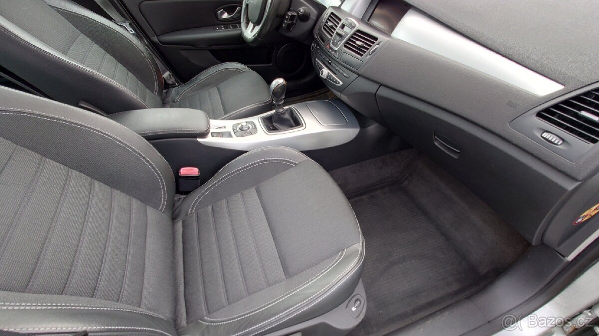 Renault laguna 3 benzín 2.0 103 kw - 8