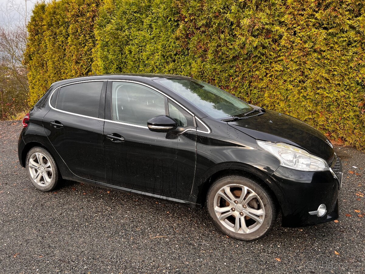 Peugeot 208 1.2i 60kW - 8
