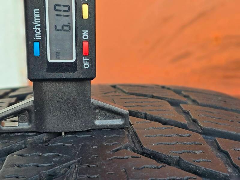 Zimní Nokian 215/65/16C - 8