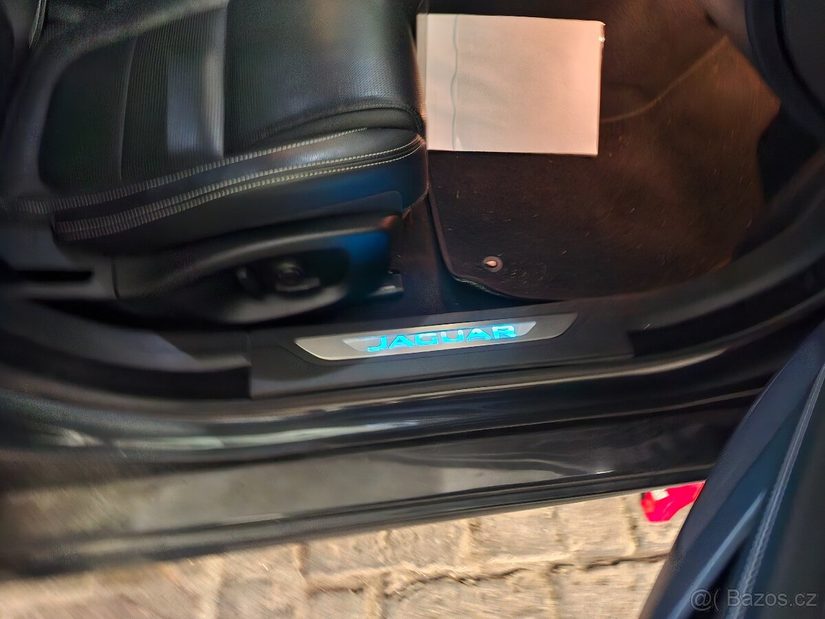 Jaguar XF Sportbrake R-Sport AWD rv.2018, TOP výbava - 8