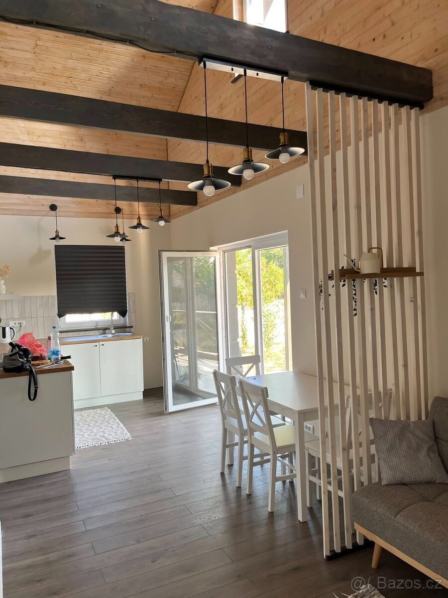 🏡 Novostavba s velkým pozemkem – ideální rodinné bydlení - 8