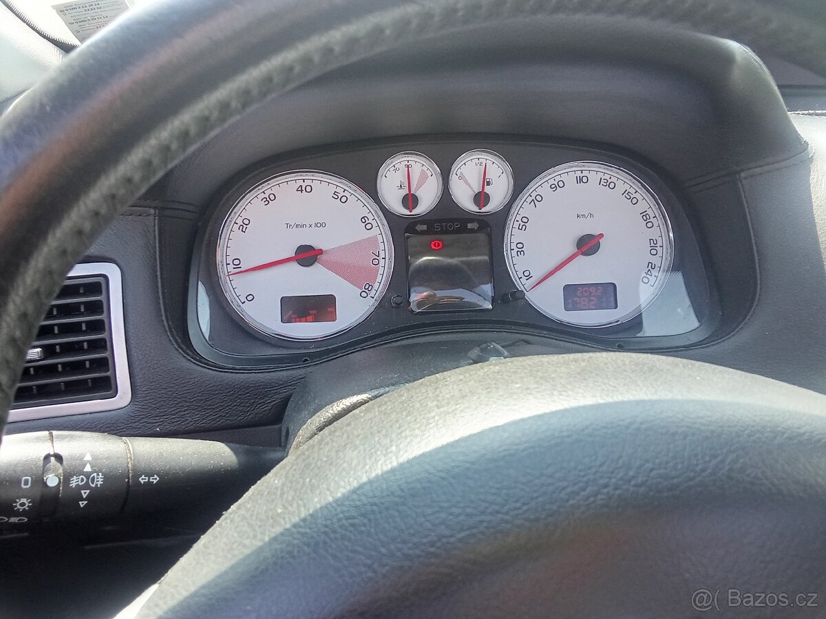 Peugeot 307 cc 2.0i 103kw - 8