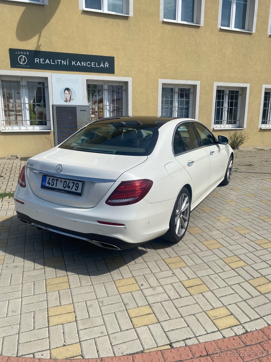 Mercedes Benz E250i - 8