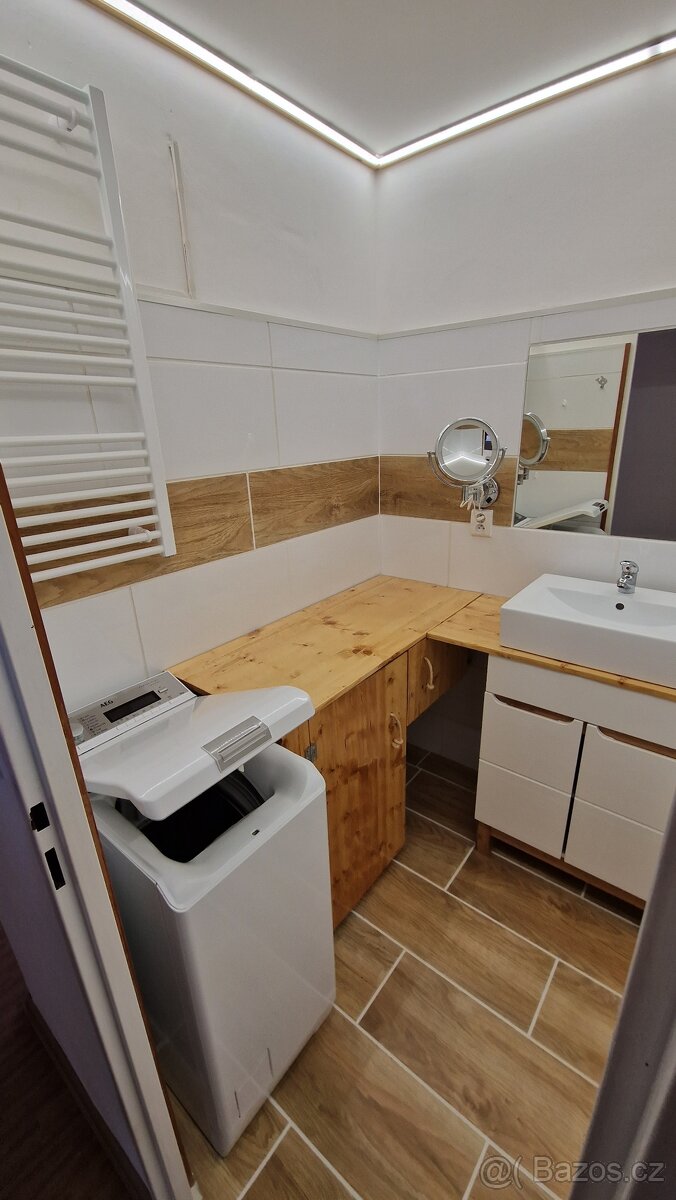 Pronájem podkrovního bytu 2+1, Radvanice u Trutnova - 8