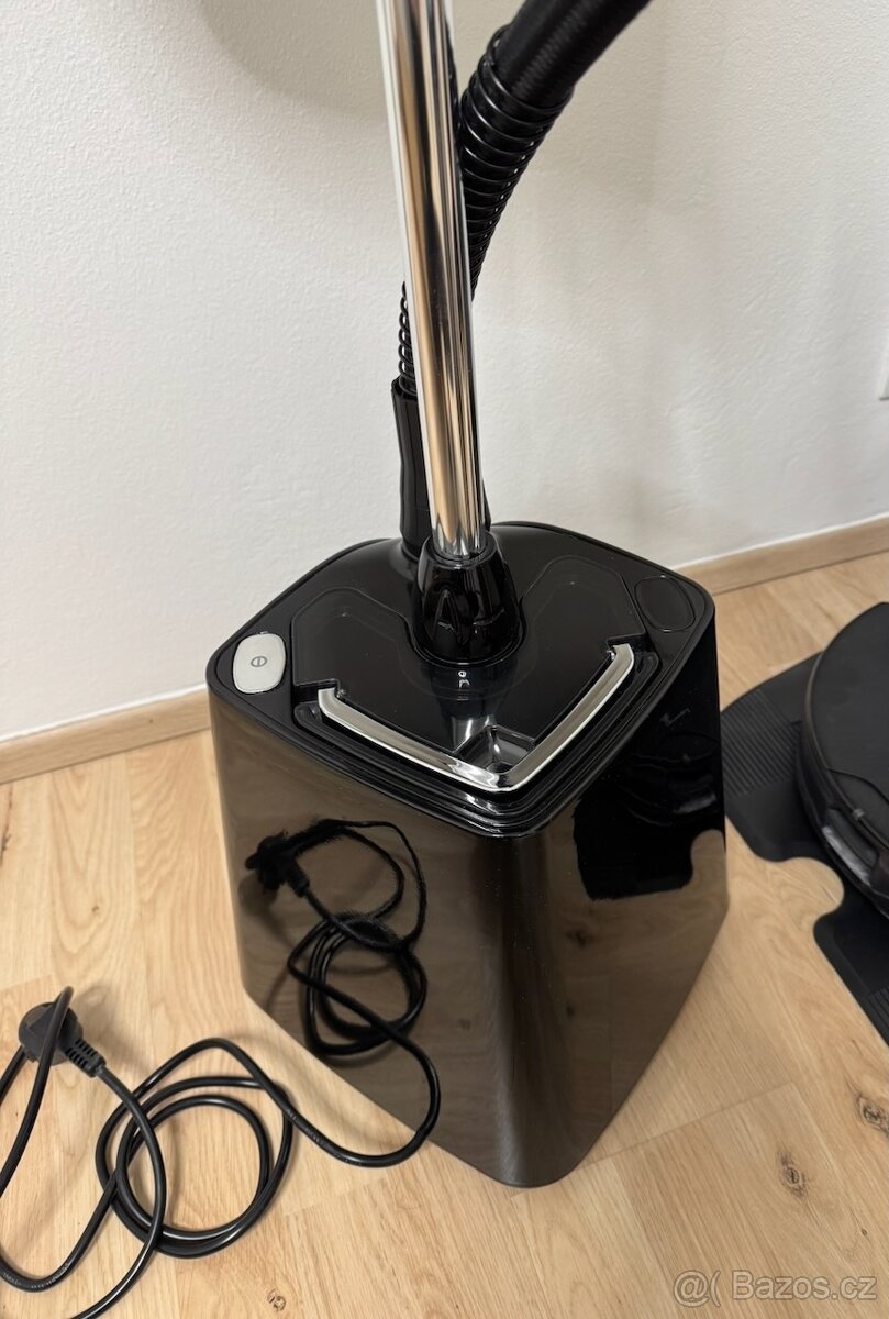 Napařovač oděvů SteamOne H18B - 8