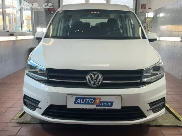 VW Caddy Maxi 2.0 TDI,Xenon,7.Míst,1.Majitel,Tažné - 8