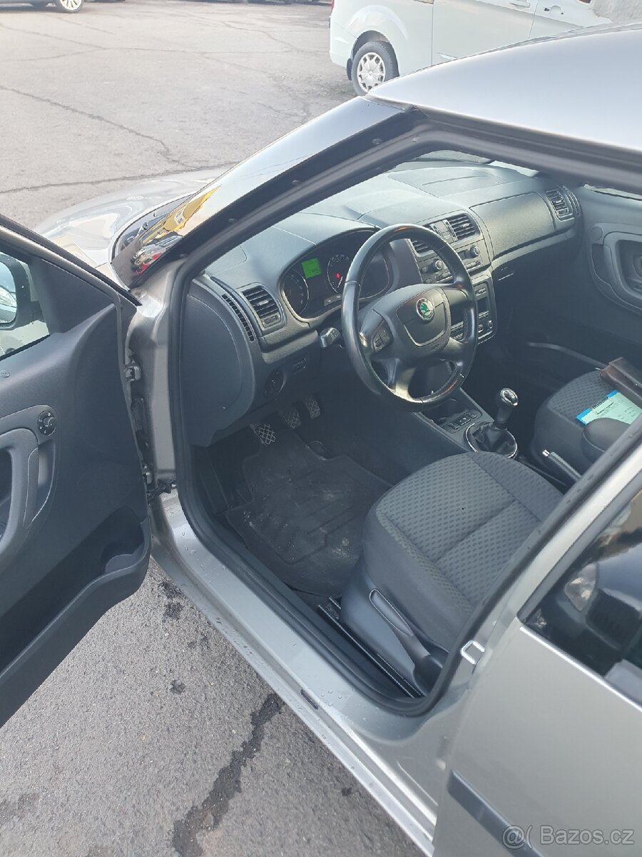 Škoda Roomster 1,6 TDi - výb. Style - vyhřívané sedačky - 8
