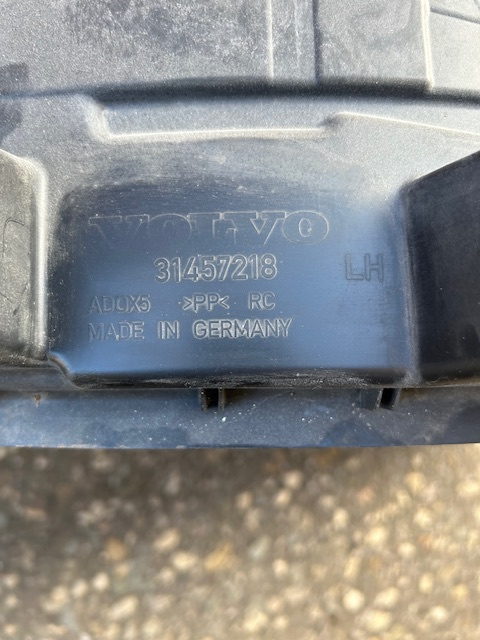 Volvo XC90 2015- víko kufru, nadkolí - 8