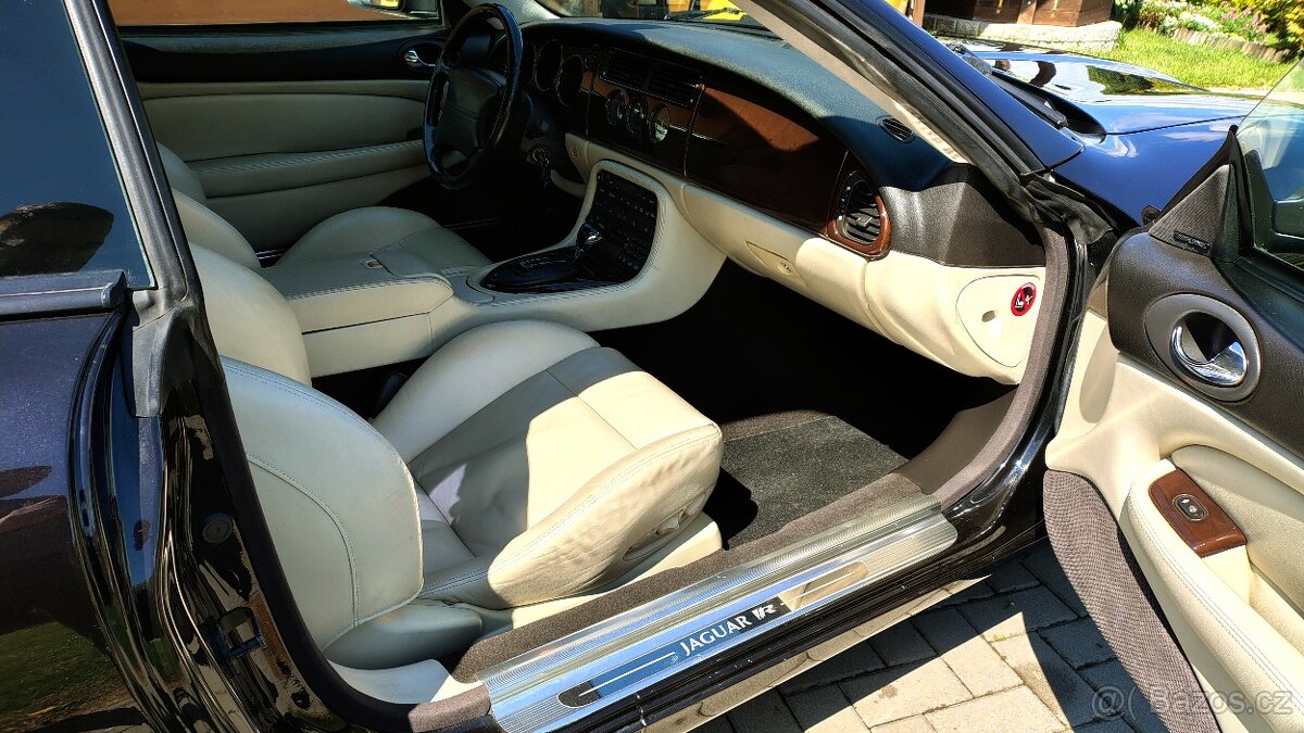 Jaguar XKR 4,2l - 8