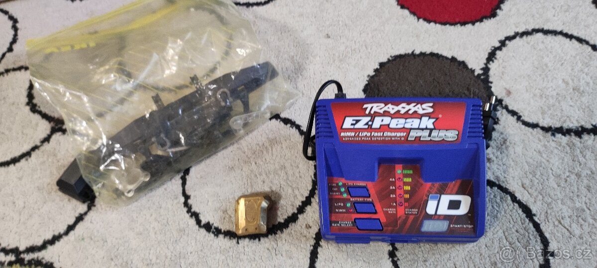 Traxxas Defenders - 8