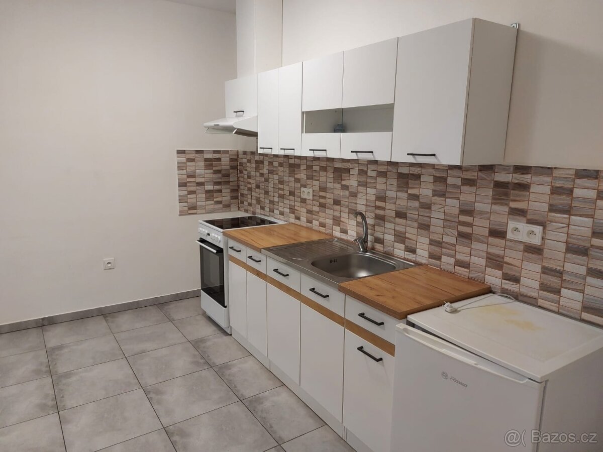 Pronájem bytu 1+kk v Rohatci - 8