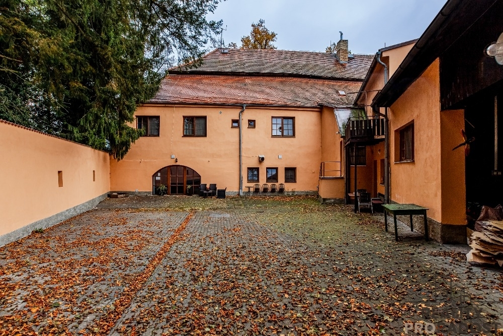 Zavedený penzion v Chlumu u Třeboně s restaurací na krásném - 8