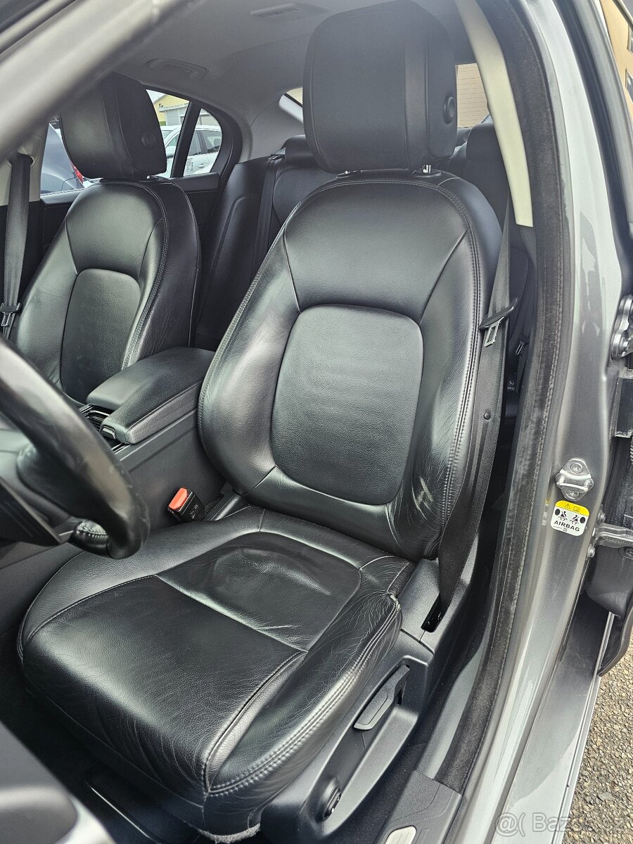JAGUAR XE 2019 2.0D 132kW,VÝHŘEVY,NAVI,TEMPOMAT,SERVISKA - 8