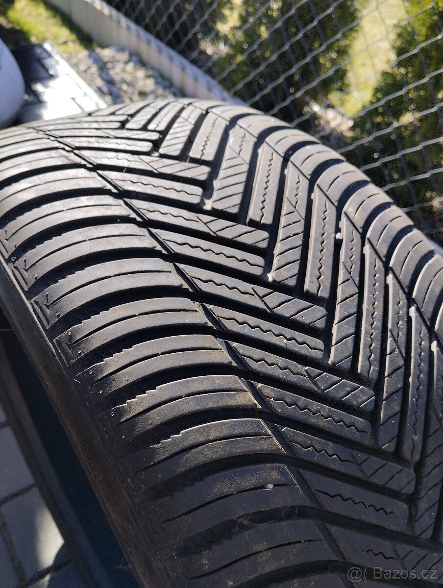 Celoroční pneu Hankook 235/35 r19 - 8