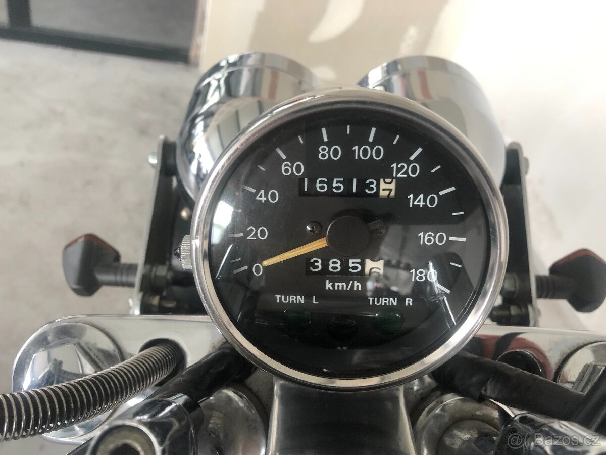 Suzuki VS 750 Intruder - 8