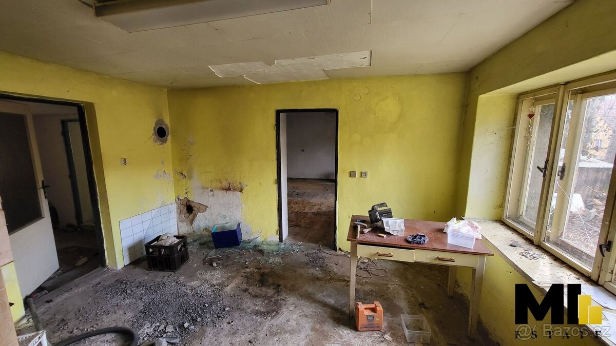 Prodej rodinného domu o velikosti 284 m², pozemek 1760 m² - 8