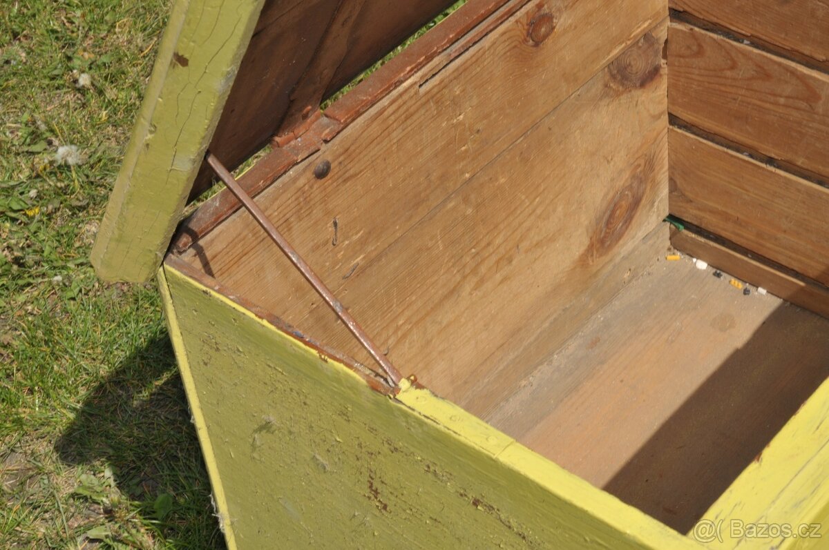 Starožitná truhla z masivního dřeva - 8