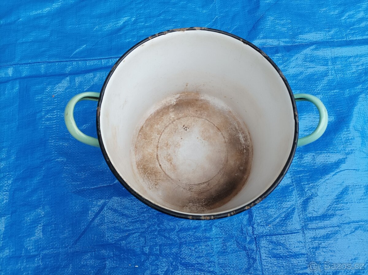 Smaltovaný zelený hrnec, průměr 20 cm - 8