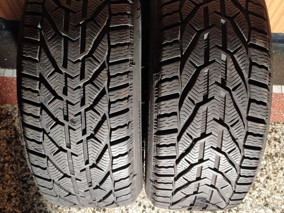 Zimní pneumatiky 225/45 94V R17, vzorek 2x 8mm Dot 0324 - 8