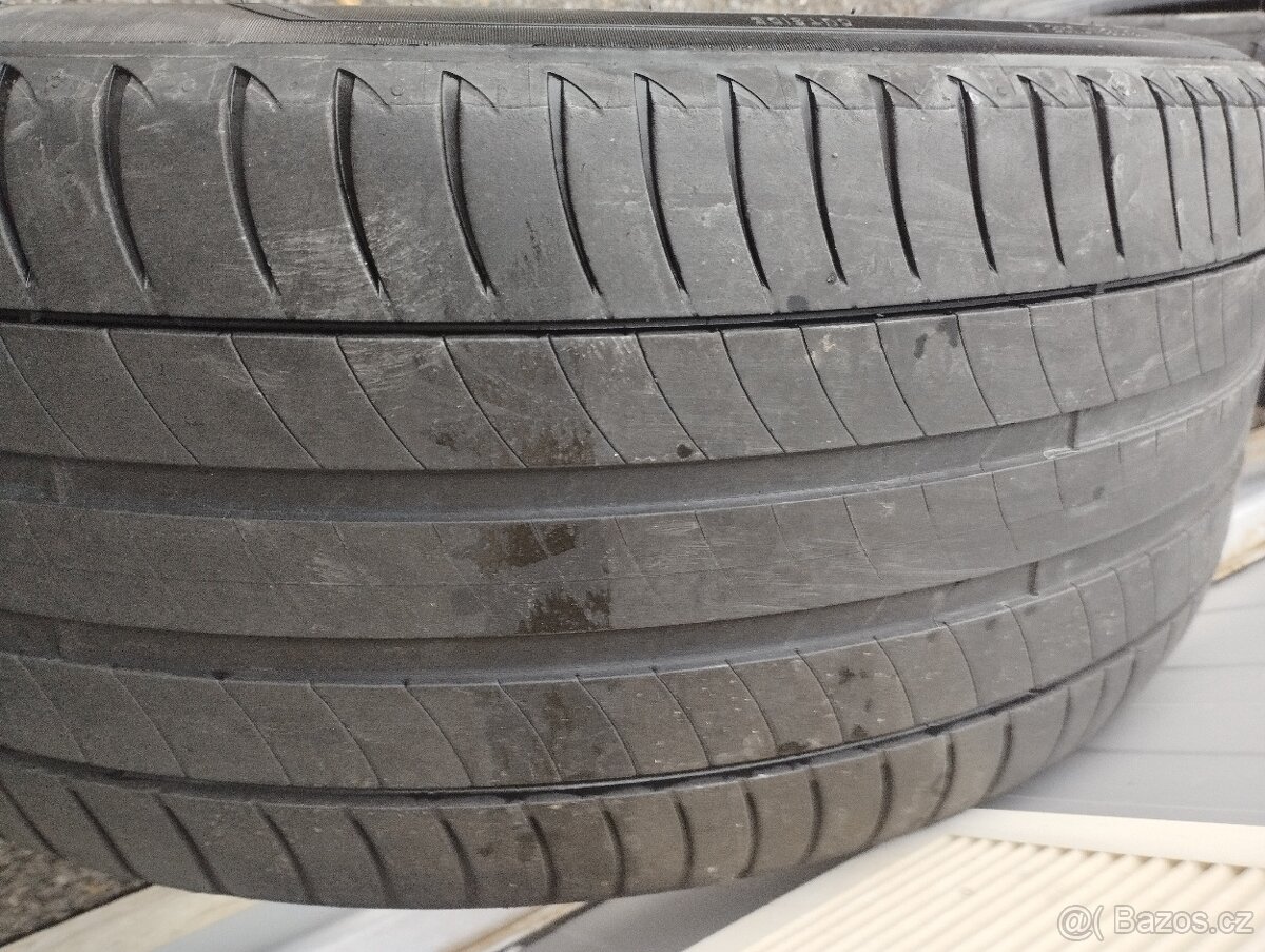 Pneu Michelin 245/45/19 (102Y) - 8