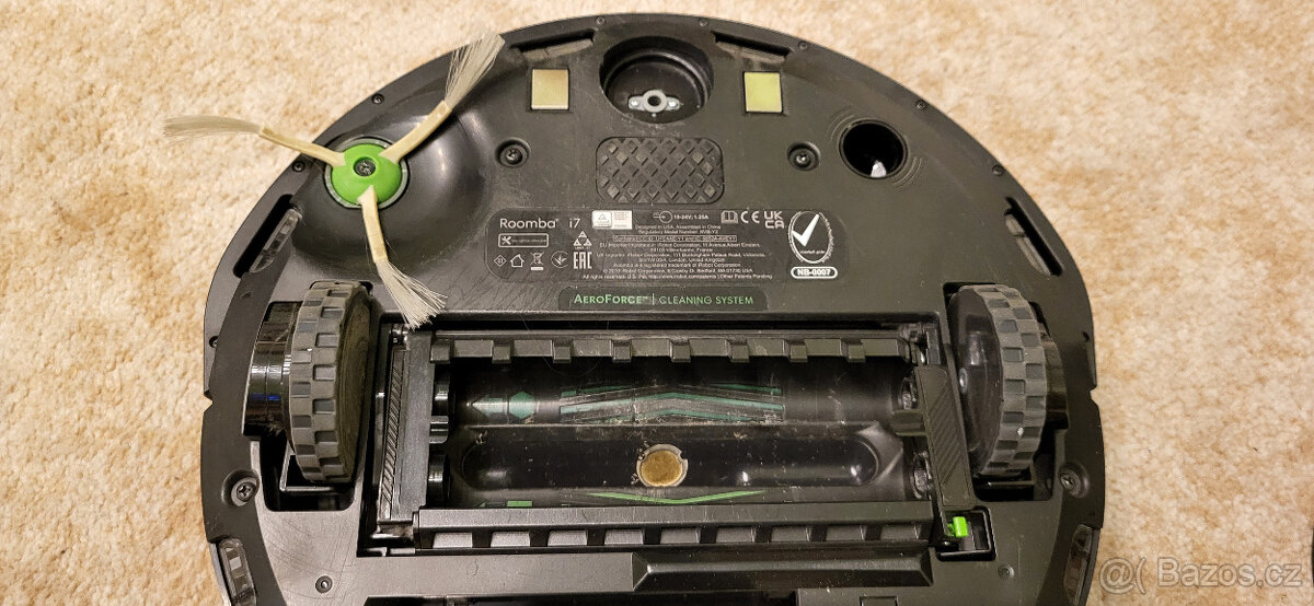 iRobot Roomba i7+ se stanicí Clean Base + příslušenství - 8