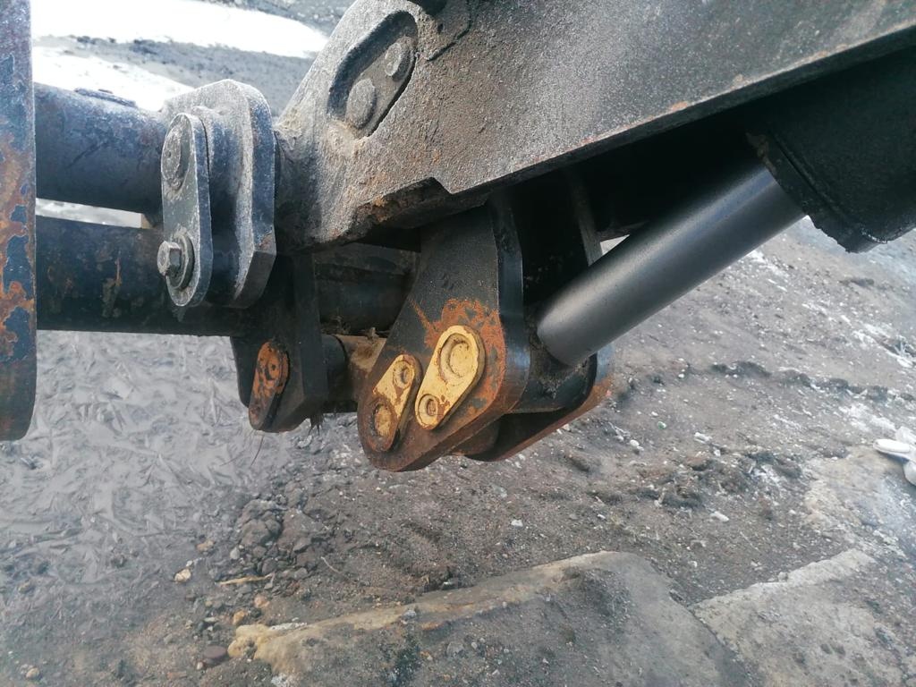 Dily na New Holland LM 435 r.2004 - 8