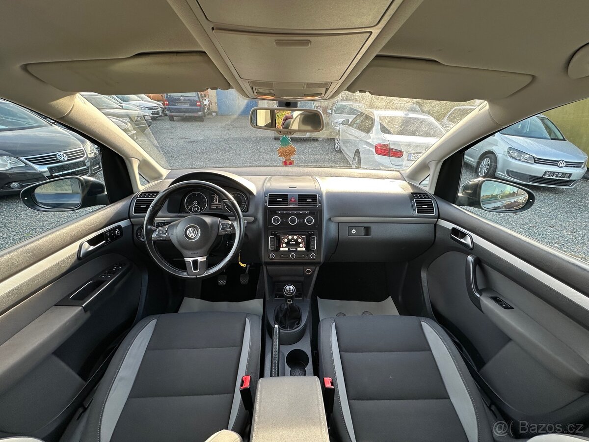 Vw Touran Life TSI 7místné TOP STAV - 8