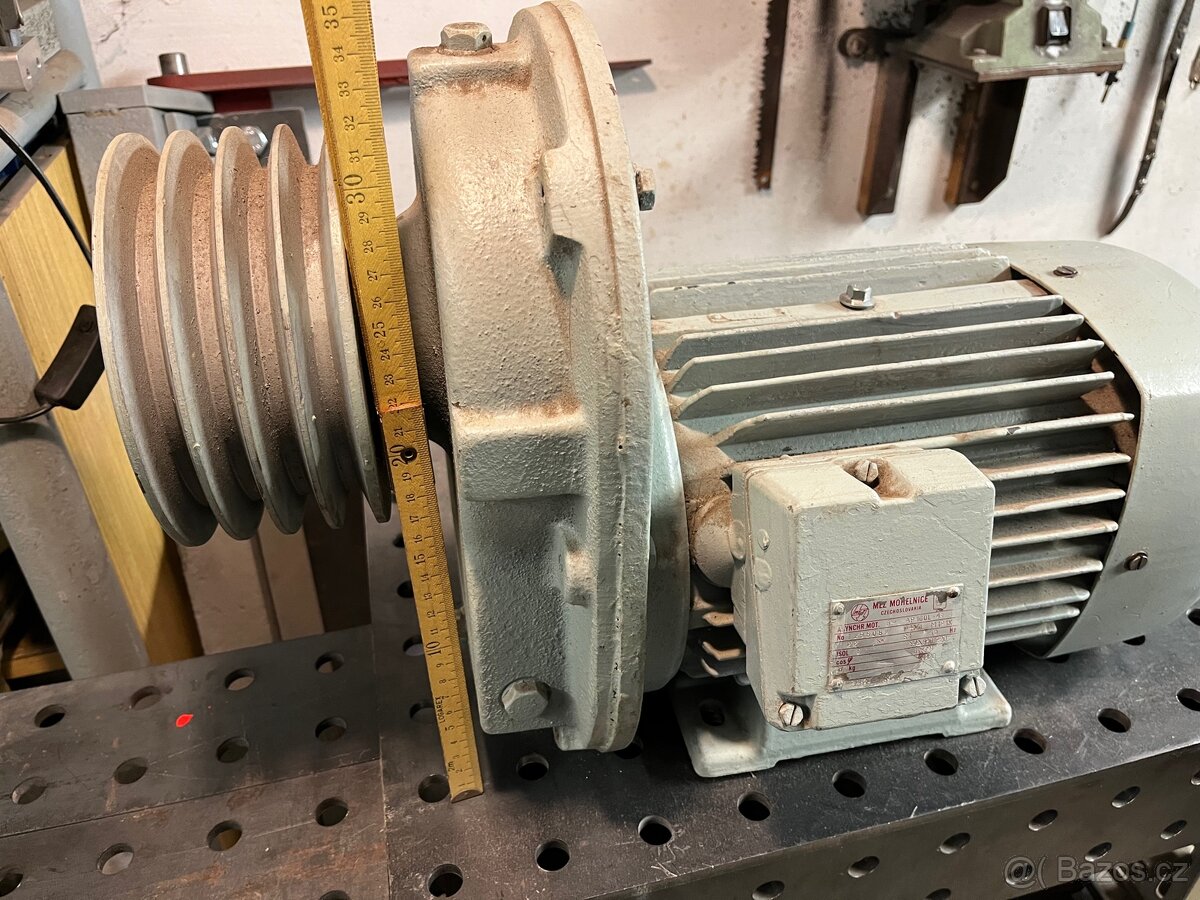 Elektromotor s převodovku - 8