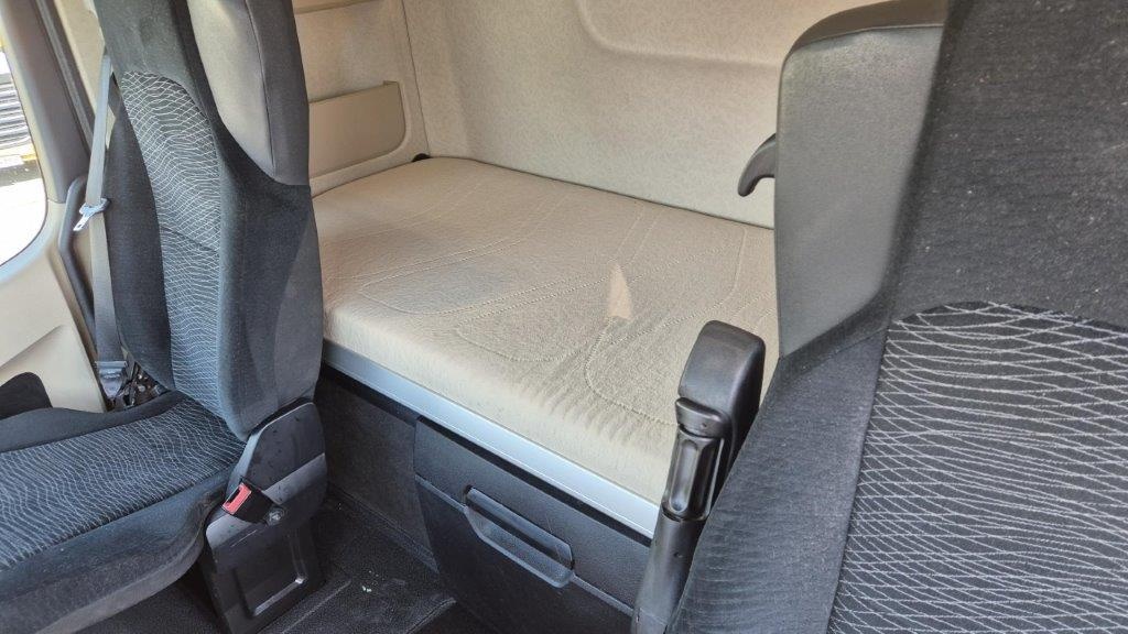 MERCEDES-BENZ ACTROS 1845 - 8