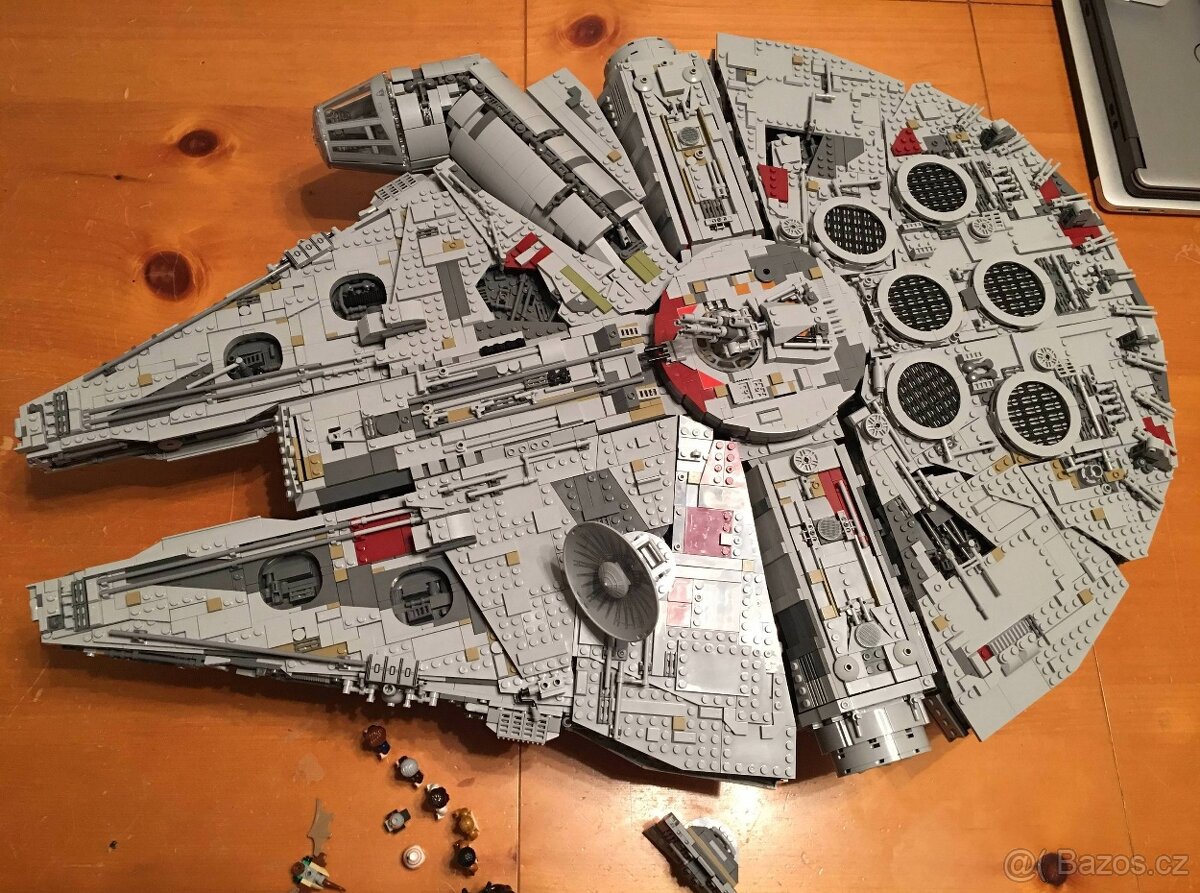 Star Wars Millennium Falcon 75192 a Venator 75367 - 8