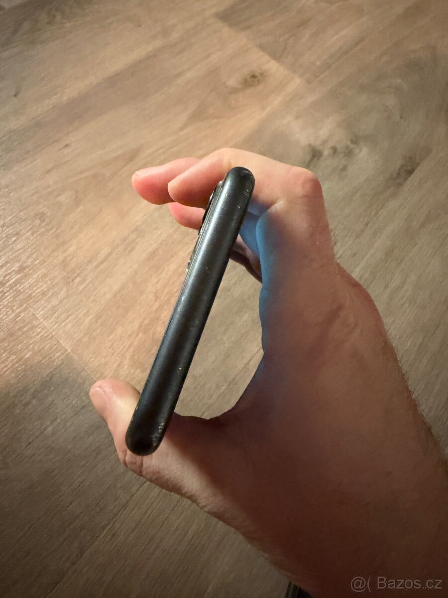 Iphone 11 64gb - 8