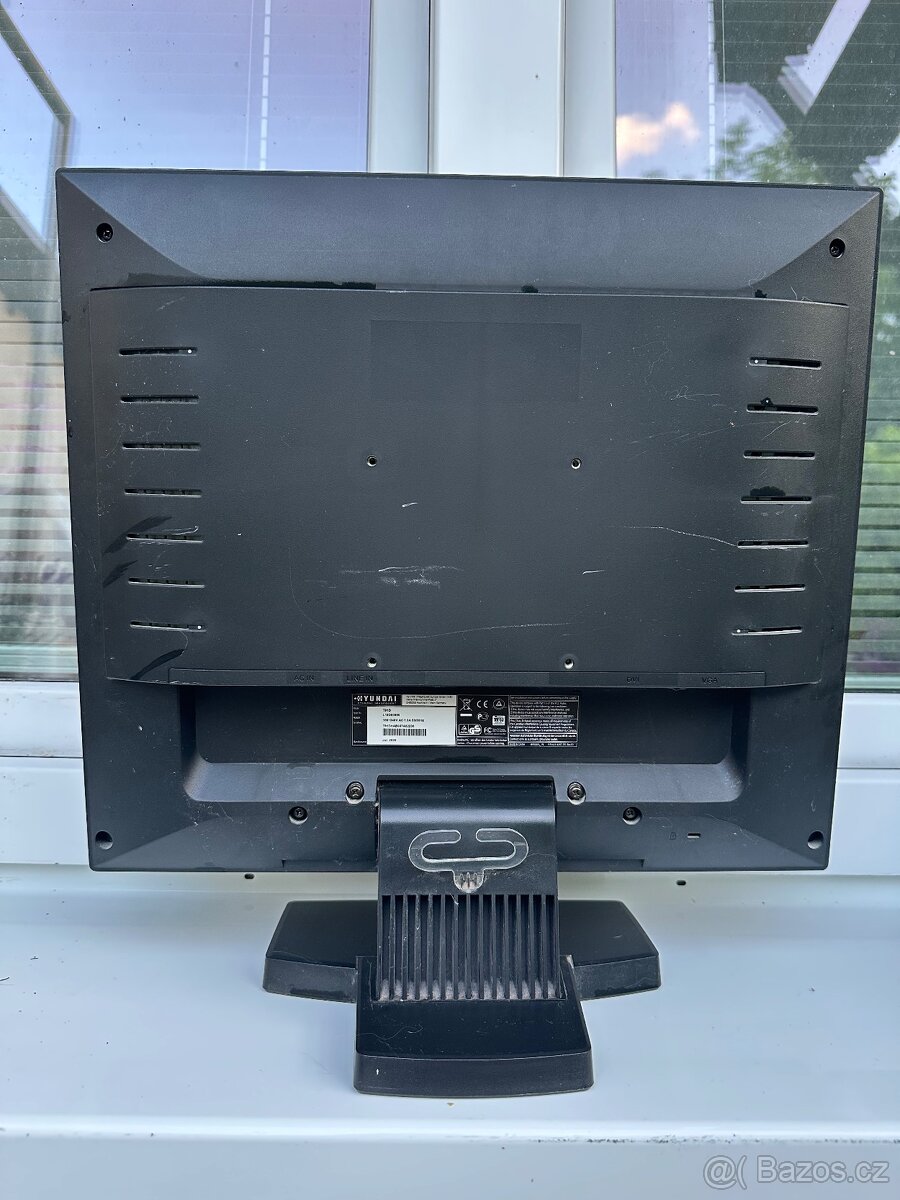 Set - počítač a monitor s příslušenstvím - 8
