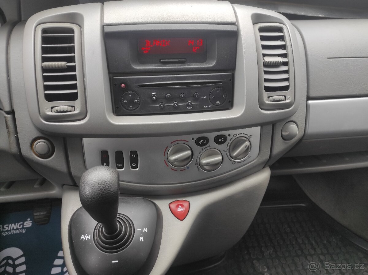 Renault Trafic, 2,5dCi 107kW Passenger 7 míst - 8