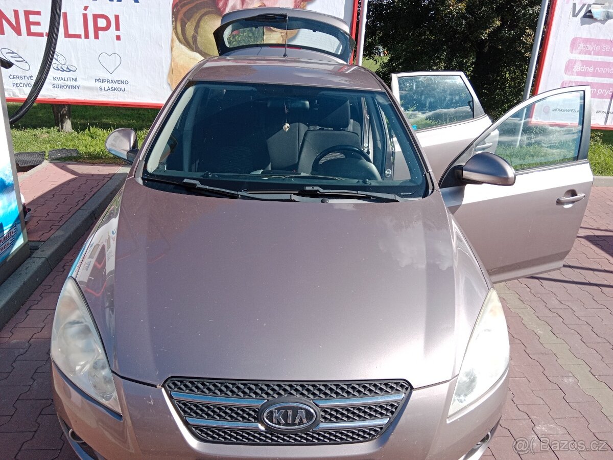 Kia Ceed 1.4, 80 kW, benzín, hatchback - 8