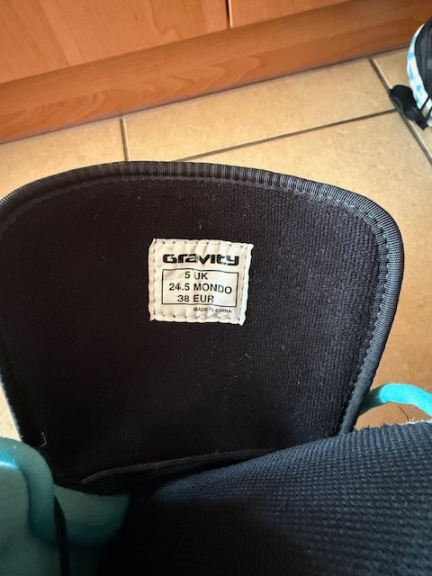 Snowboard Gravity, boty a vak - 8