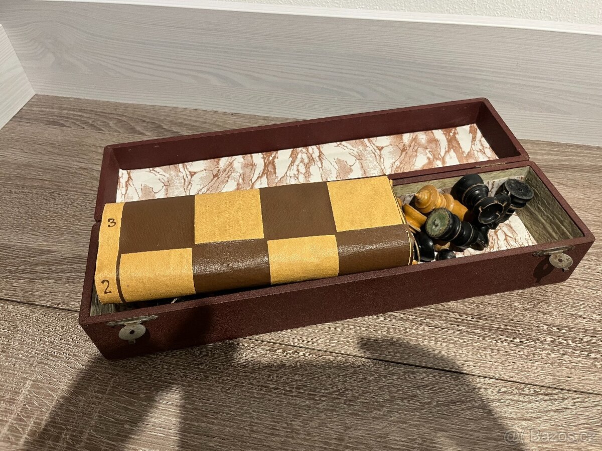 Prastaré dřevěné šachy kompletní - 8