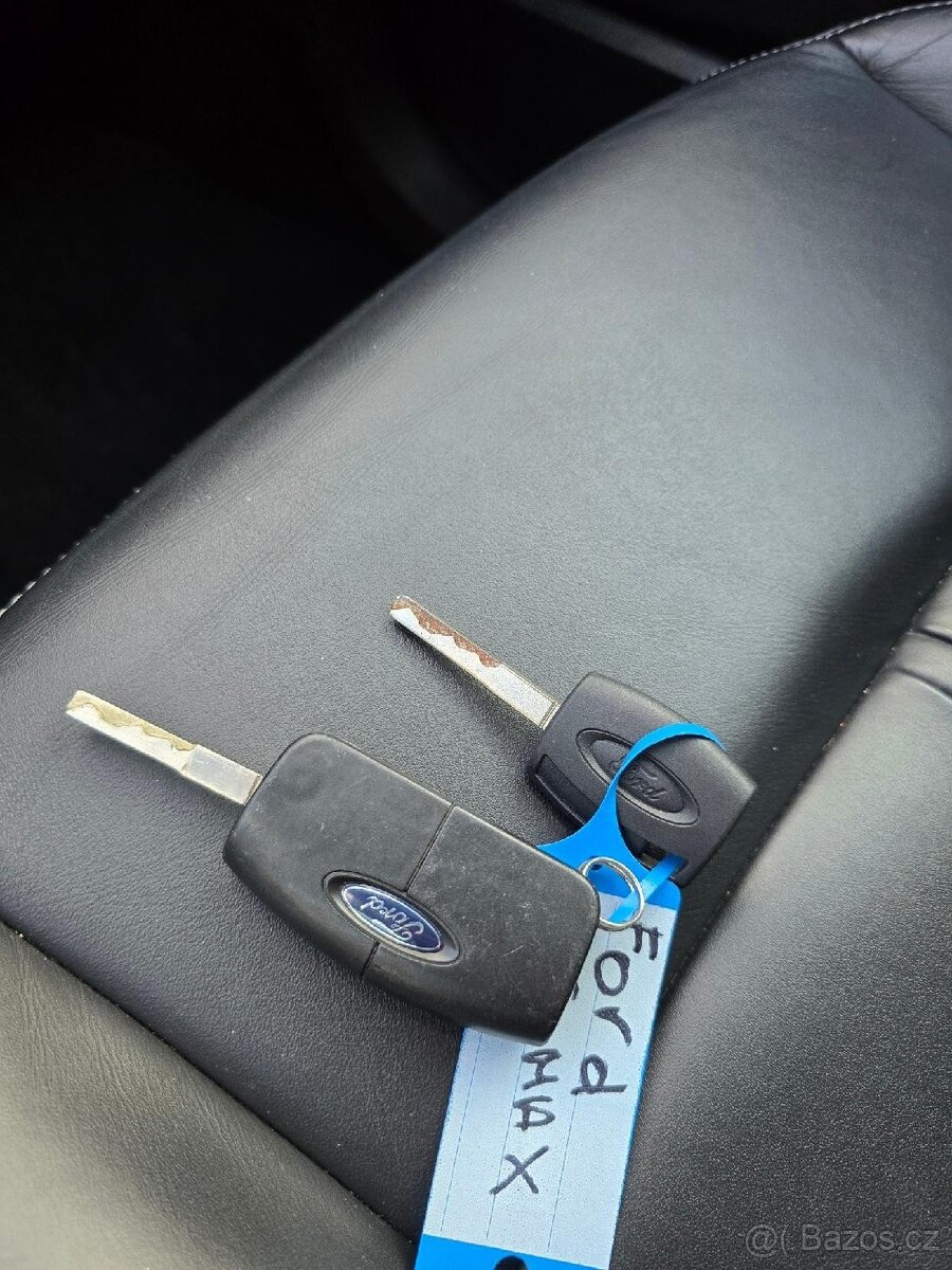 FORD SMAX 2.0TDCi TITANIUM rv2011 KŮŽE TZ PAMĚT ALU LED - 8