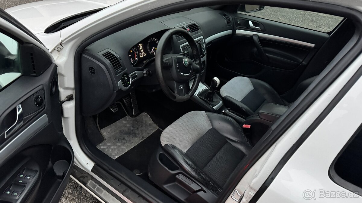 Škoda Octavia RS 2.0TDI 125kW XENON - 8