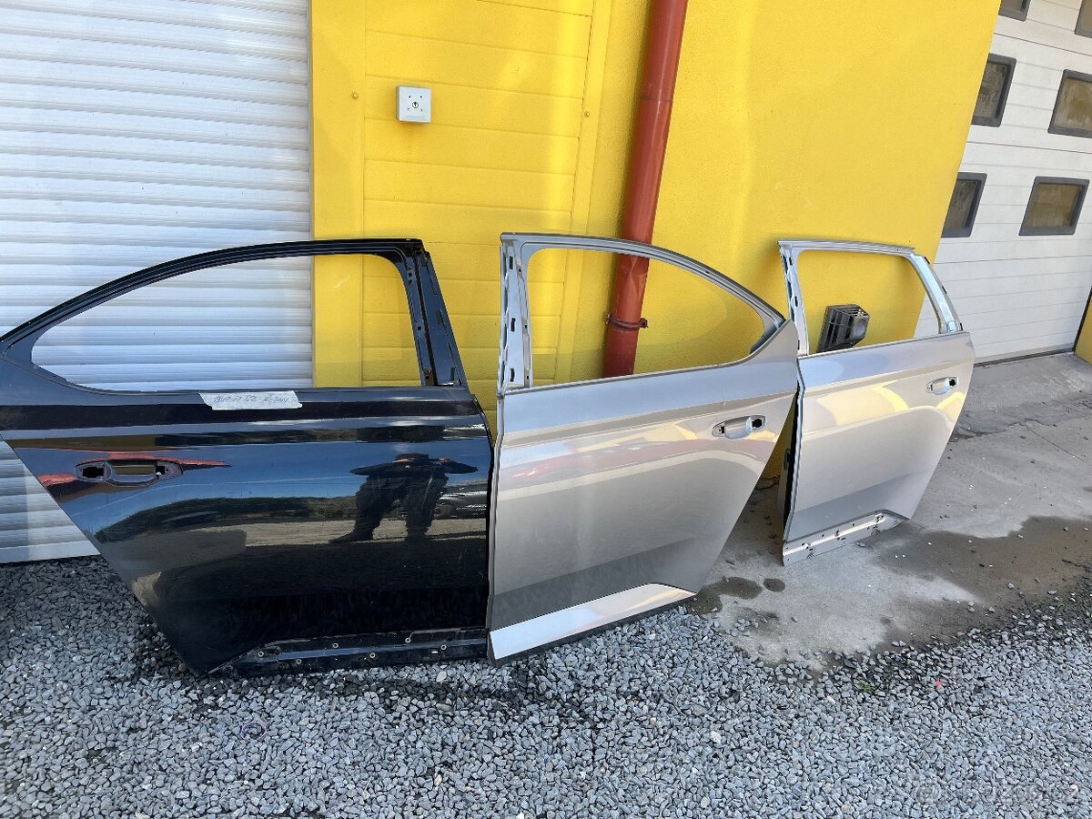 Superb 3 dveře,světla,nárazníky ,kapoty - 8