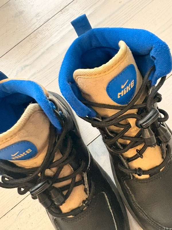 Kotníkové tenisky Nike 33,5 - 8