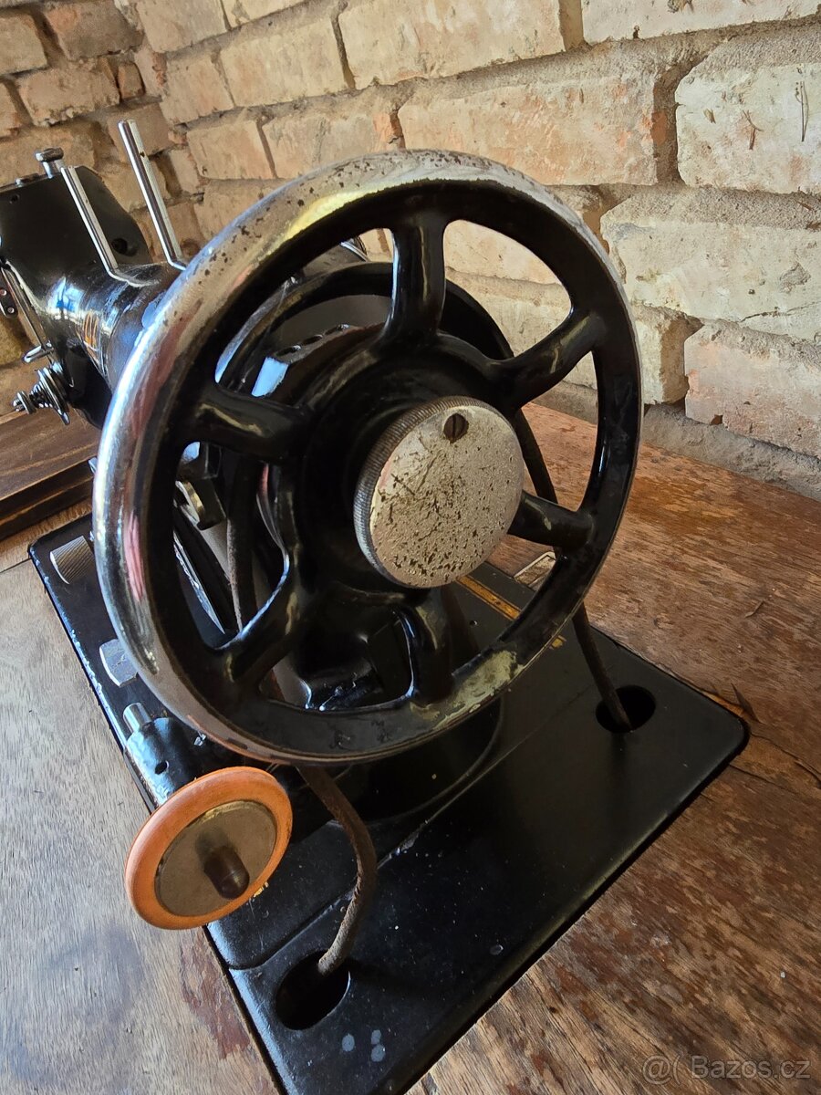 LADA 77 Šlapací šicí stroj - 8