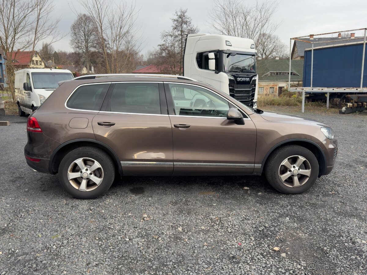 Volkswagen Touareg, 3.0 V6, highline, vzduch, pano - 8