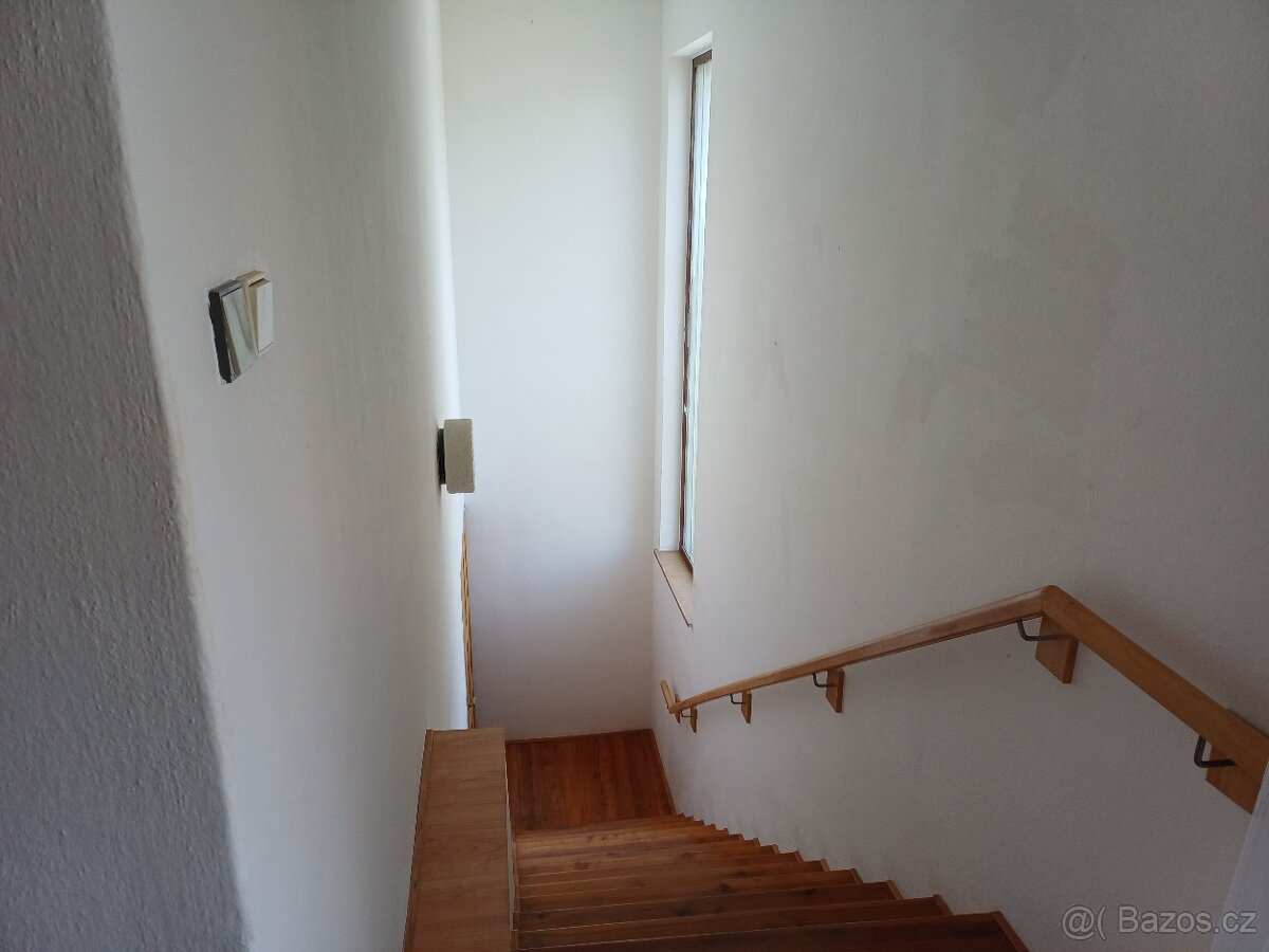 Pronajmu - rodinný dům Vila 6+1 v Litovli - 8